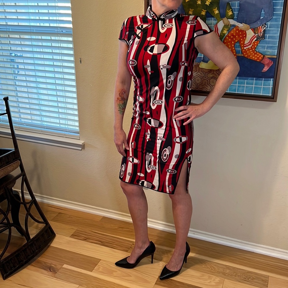 Cotton knee-length dress w/ slit & Mandarin collar. Tailor-made for a US 8.